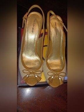 Predictions Gold and Tan Tassel Bow Slingback Flats